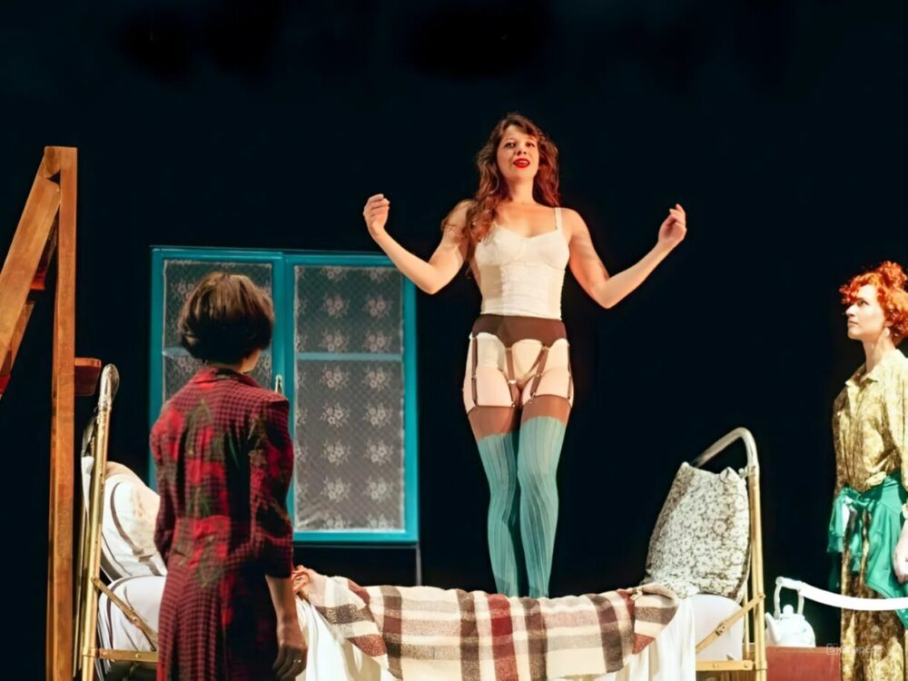 Дочки Молочайник Театр Лесі Українки баба