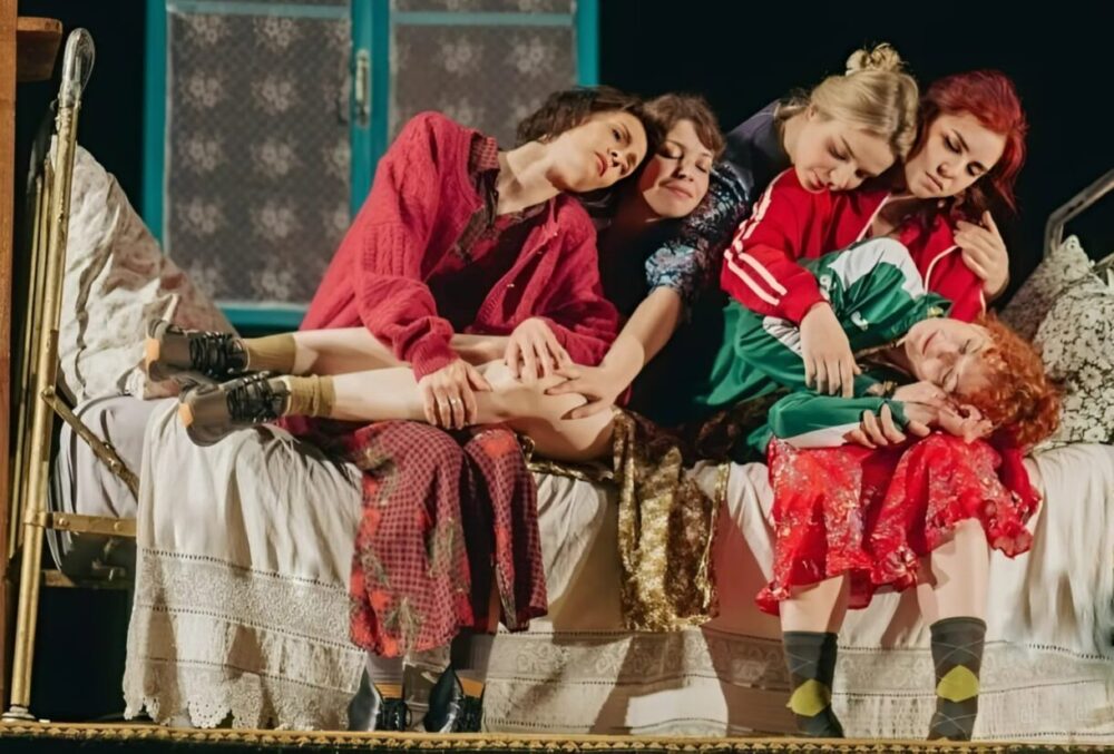 Дочки Молочайник Театр Лесі Українки всі