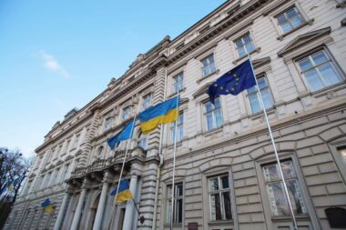 Львівська ОВА змінила критерії визначення важливих підприємств для громад області