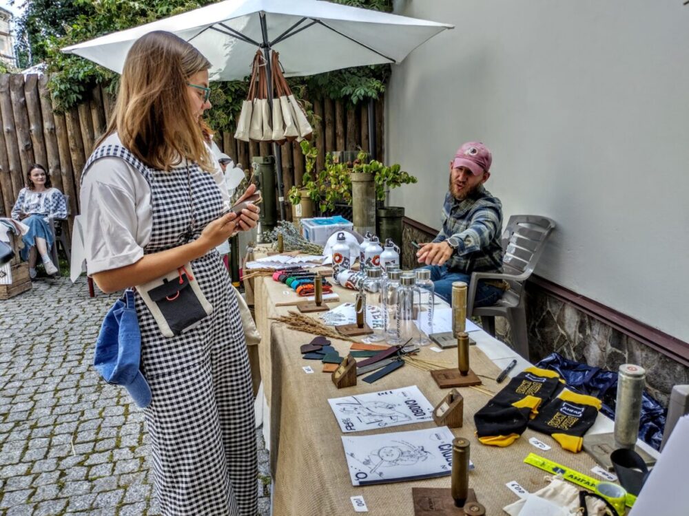 культура в часи війни ангар продаж