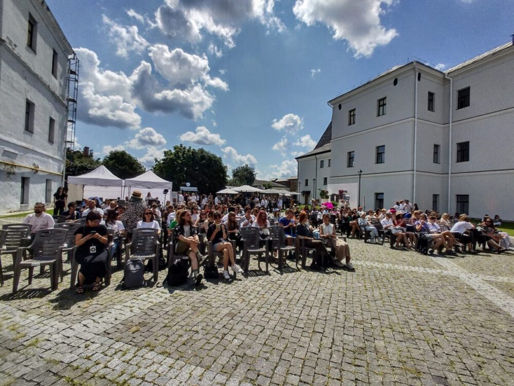 культура в часи війни гості